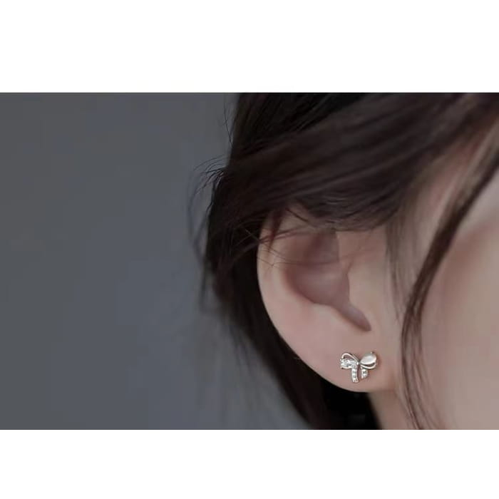 925 Sterling Silver Bowknot Stud Earring