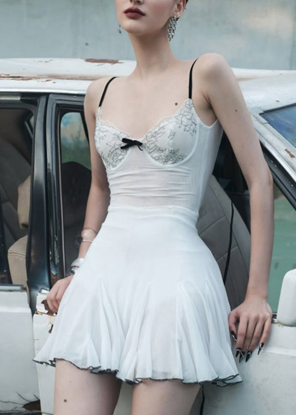 White Stand Italian Dress Collar Mid Tulle Strap Spaghetti