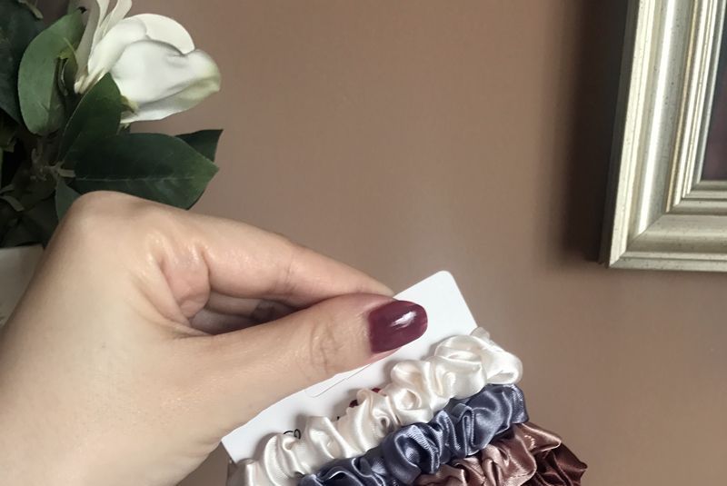 6: Set of Scrunchies Silky