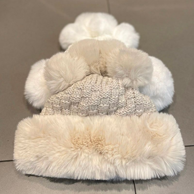Pom Beanie Panel Fluffy