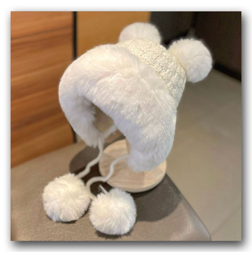 Pom Beanie Panel Fluffy