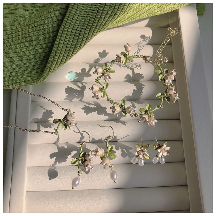 Necklace Flower Bracelet Stud / Earring Hook Pearl Faux