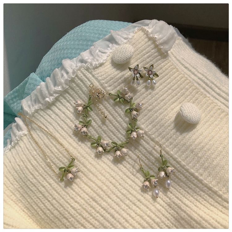 Necklace Flower Bracelet Stud / Earring Hook Pearl Faux