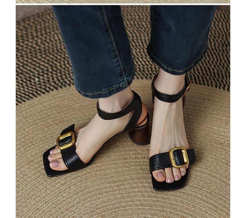 Round Heel Buckled Sandals