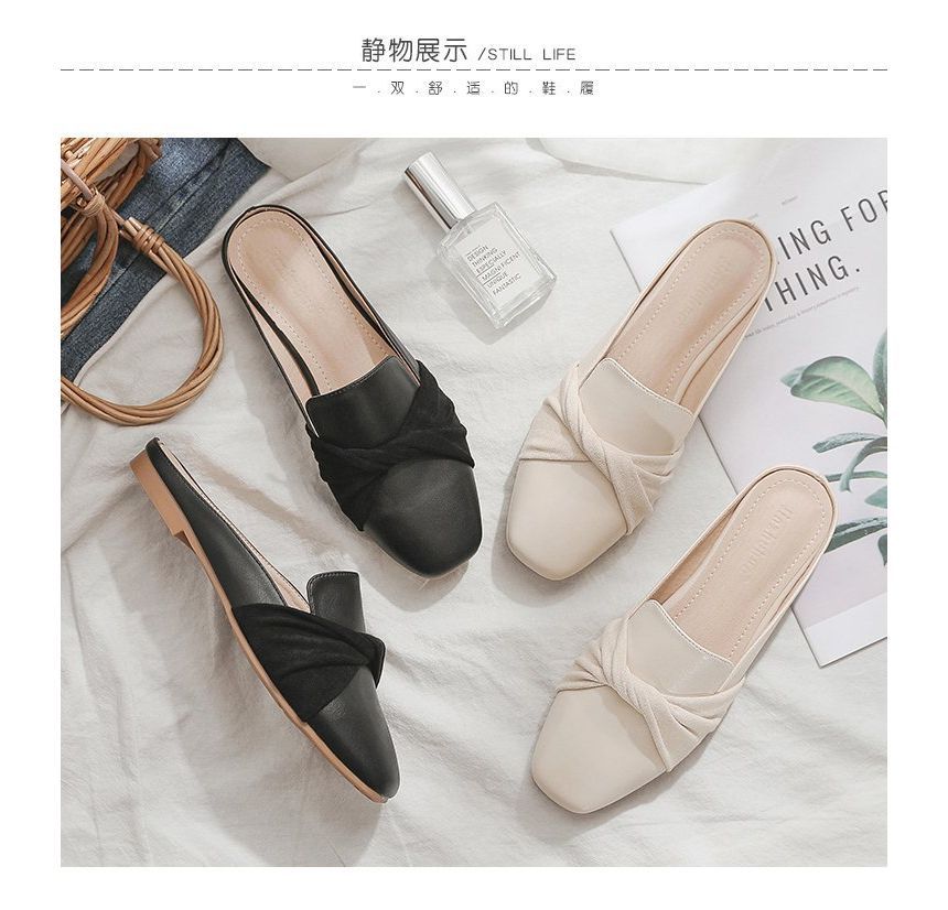 Twisted Loafer Flat Mules