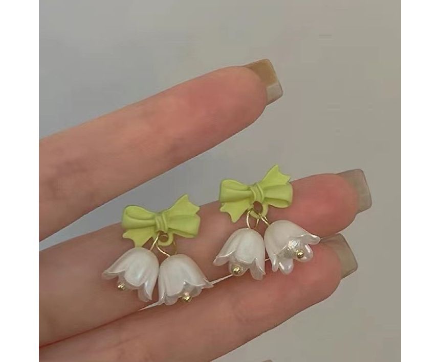 Floral On Stud Earring / Ear Clip