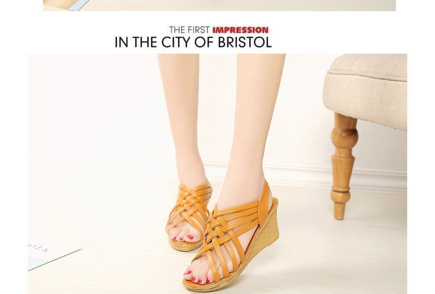 Strappy Sandals Wedge-Heel
