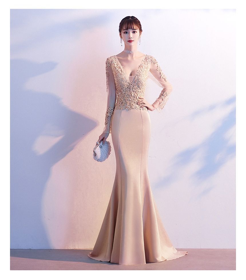 Long-Sleeve V-Neck Mermaid Lace Evening Gown