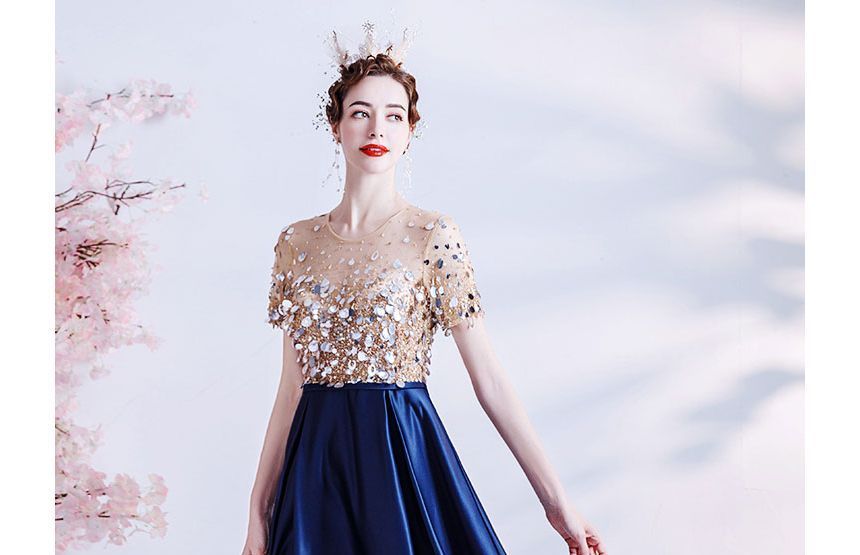 A-Line Sequin Mesh Gown Neck Short-Sleeve Crew Evening