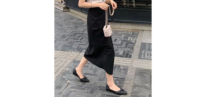 Knotted Pointed-Toe Flats