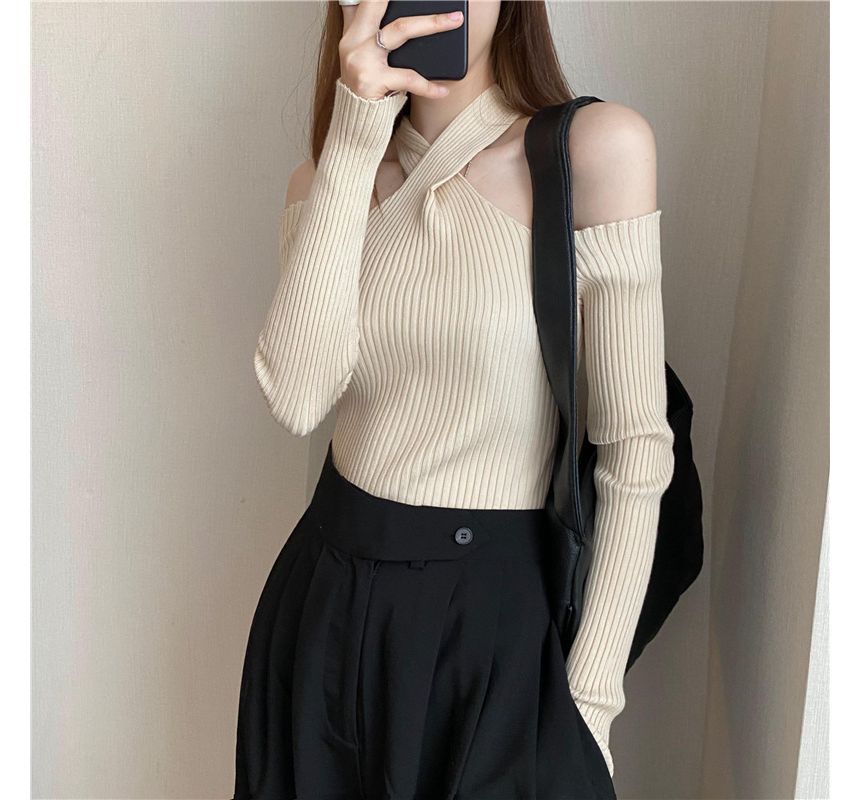 Plain Long-Sleeve Cold-Shoulder Halter Knit Top