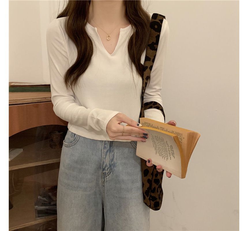 Plain Neck Long-Sleeve Notch T-Shirt