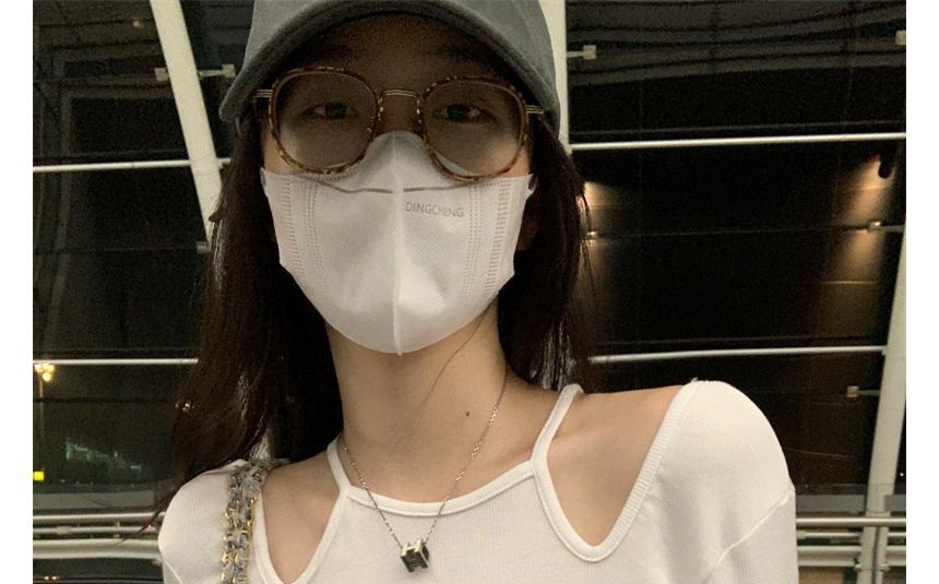 Top Long-Sleeve Slim-Fit Cold-Shoulder Print