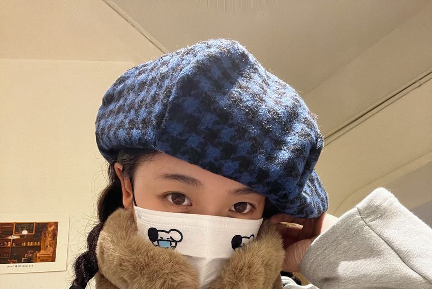 Beret Houndstooth Panel