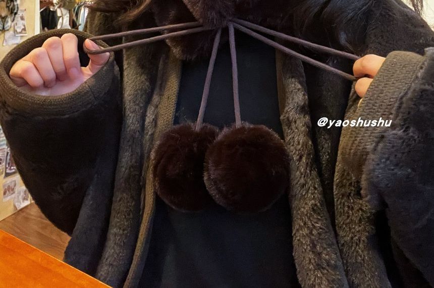 Beret Houndstooth Panel