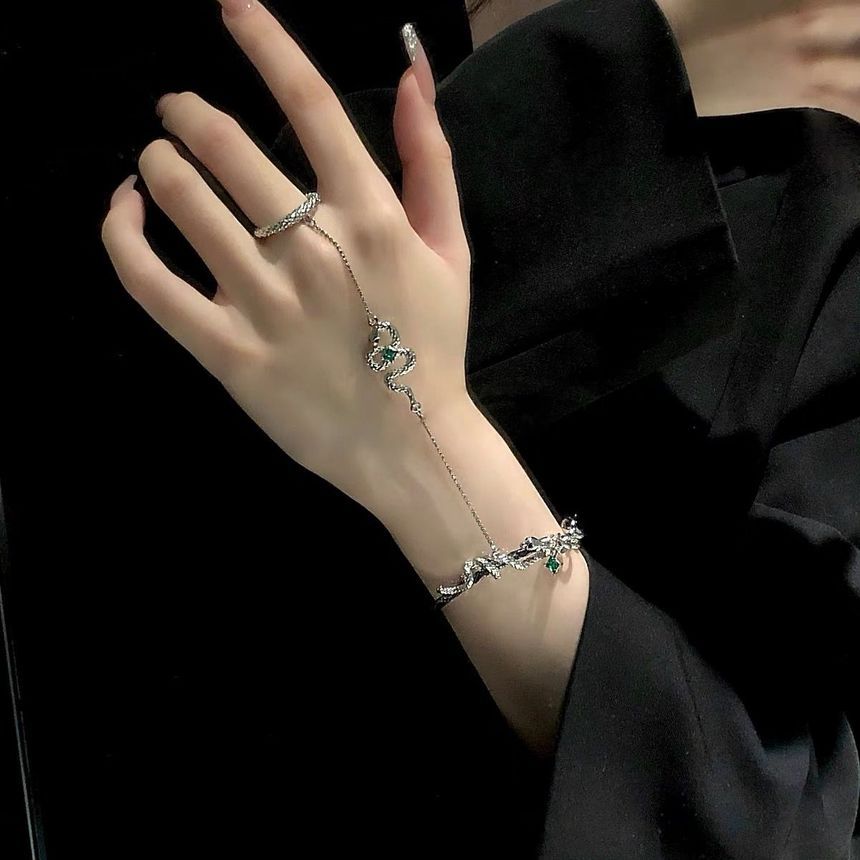 Choker Faux / Chained Leather Bracelet