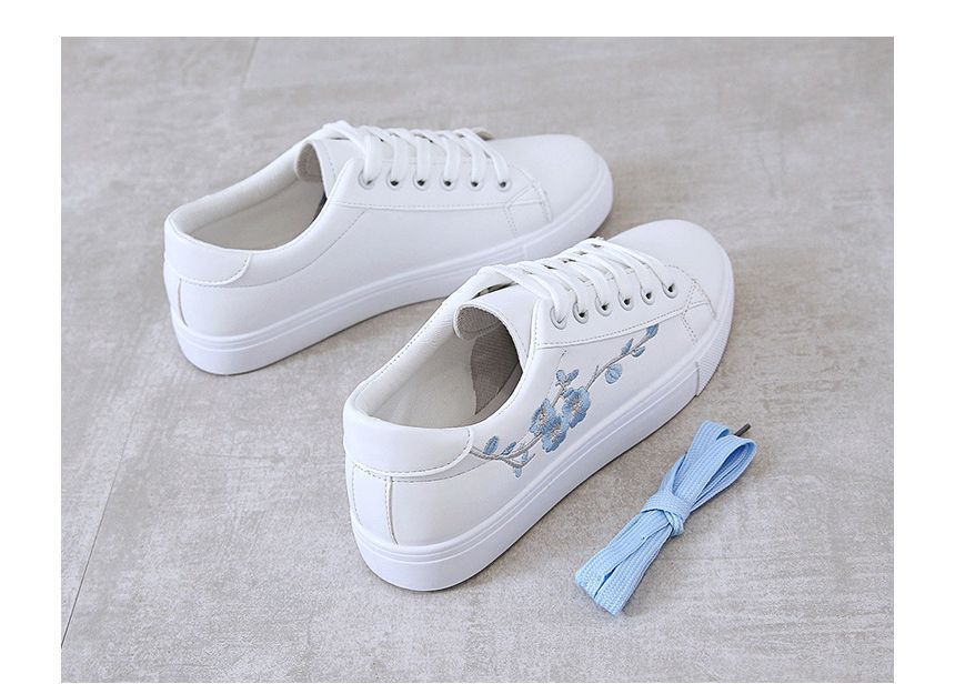 Sneakers Floral Embroidered Lace-Up