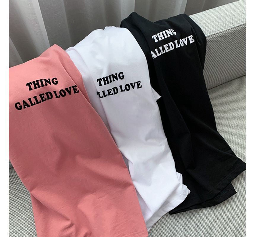 Tee Neck Lettering Short-Sleeve Round