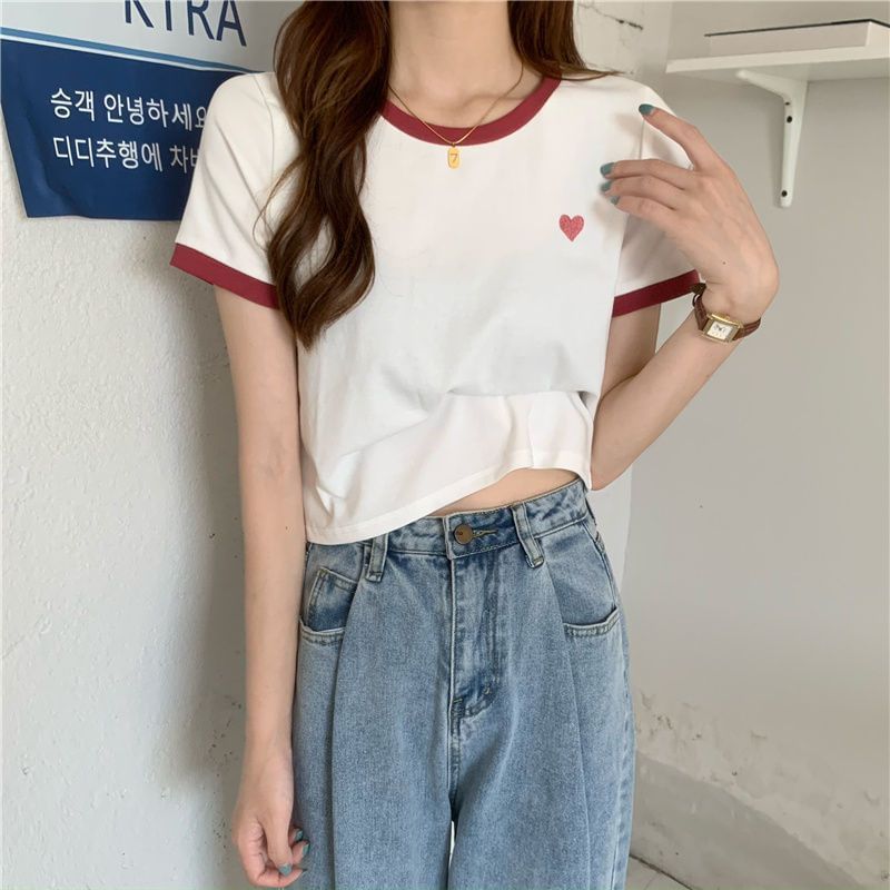 Cropped Embroidered Short-Sleeve Trim Heart Contrast Tee