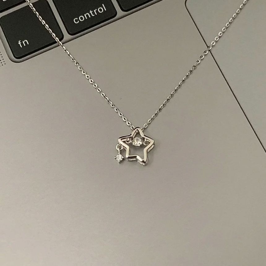 Alloy Pendant Choker Star