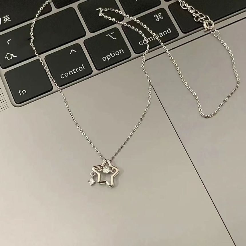 Alloy Pendant Choker Star