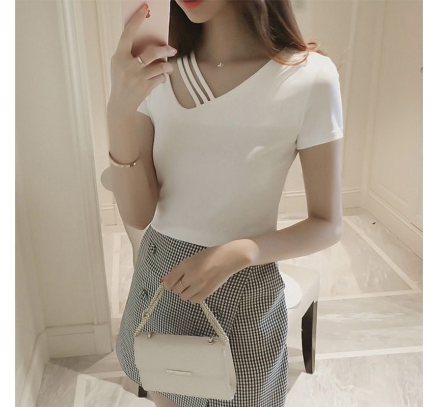 Strappy Short-Sleeve Plain V-Neck Asymmetrical Tee