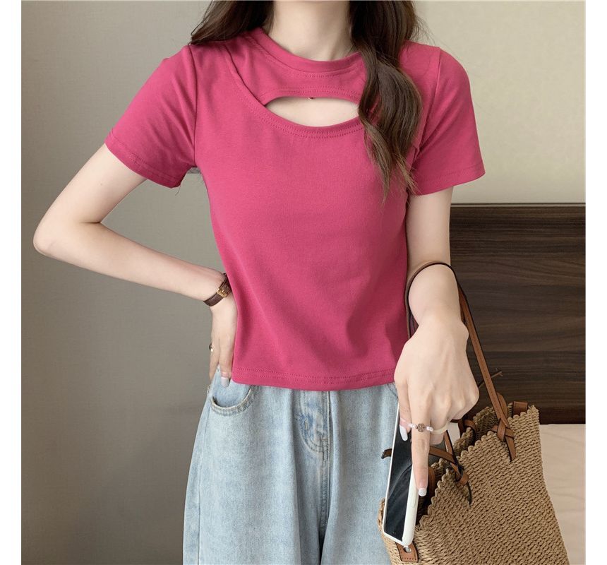 Cut Plain Out Short-Sleeve Crew T-Shirt Neck