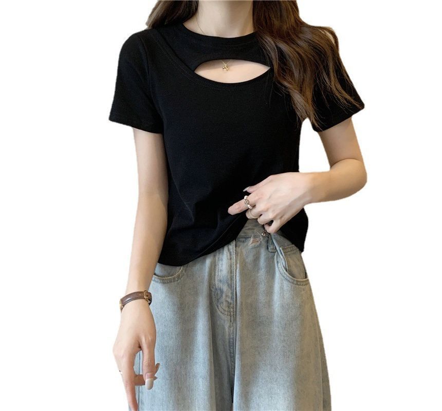Cut Plain Out Short-Sleeve Crew T-Shirt Neck