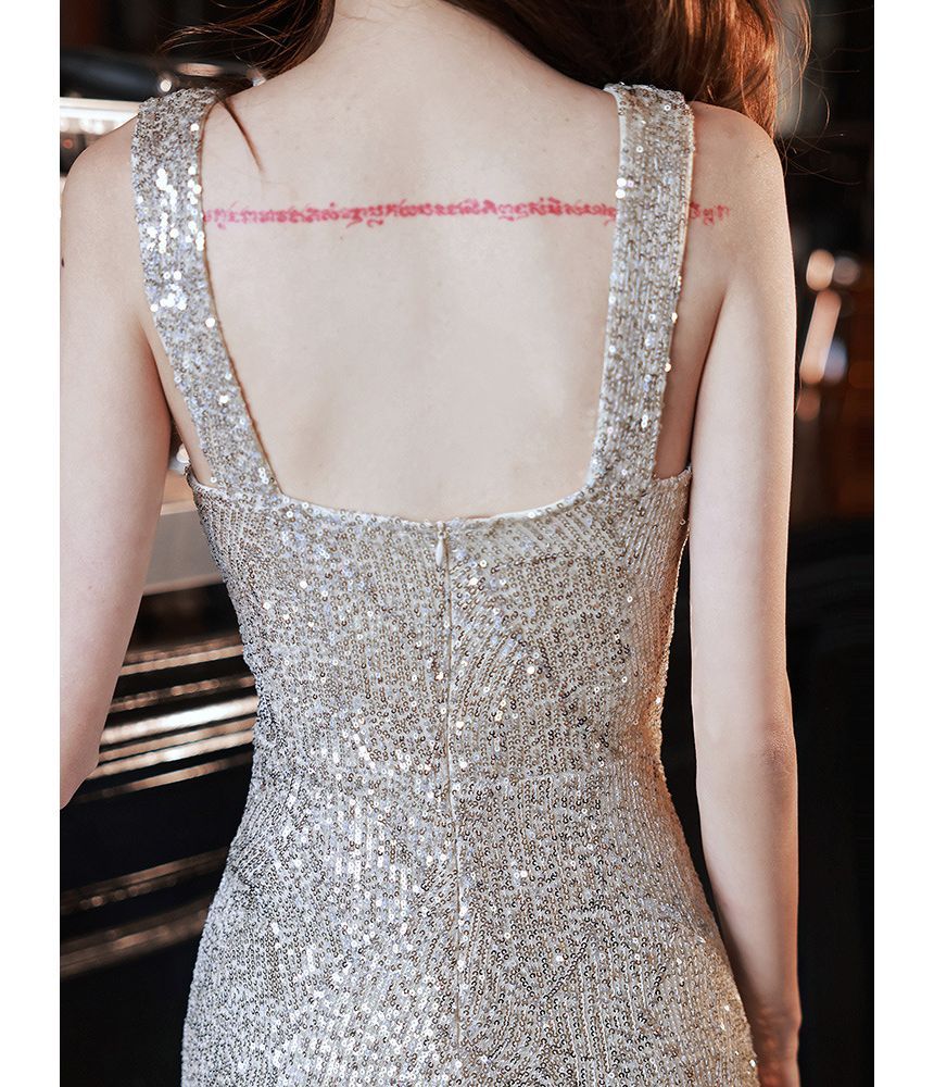 V-Neck Mermaid Spaghetti Faux Gown Sequin Plain Beaded Pearl Evening Strap