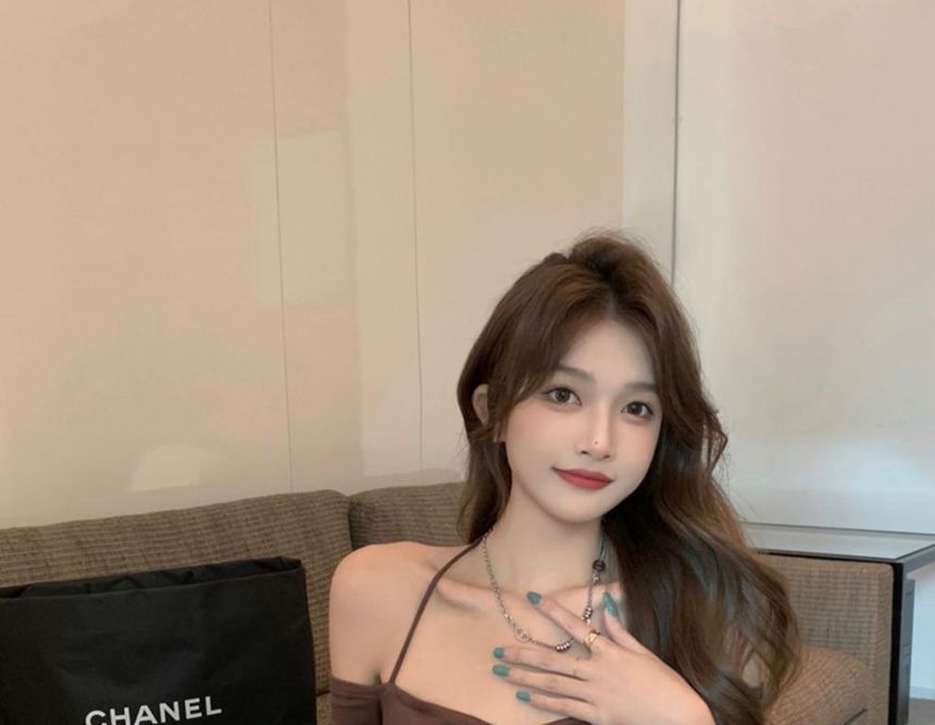 Plain Slim-Fit Halter Top Short-Sleeve