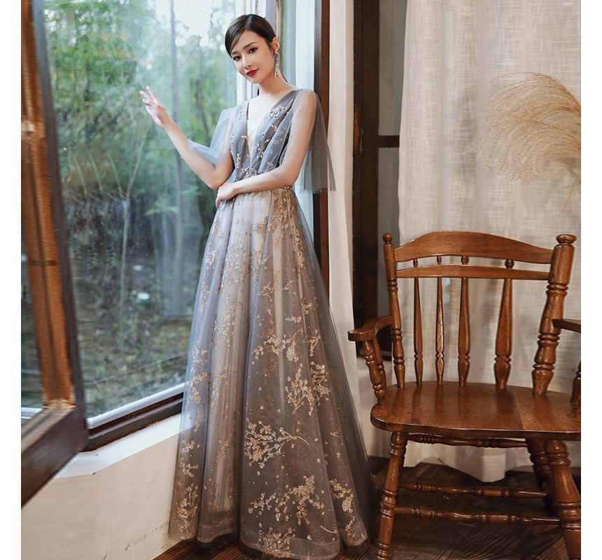 Sleeveless A-Line Gown Evening Mesh V-Neck