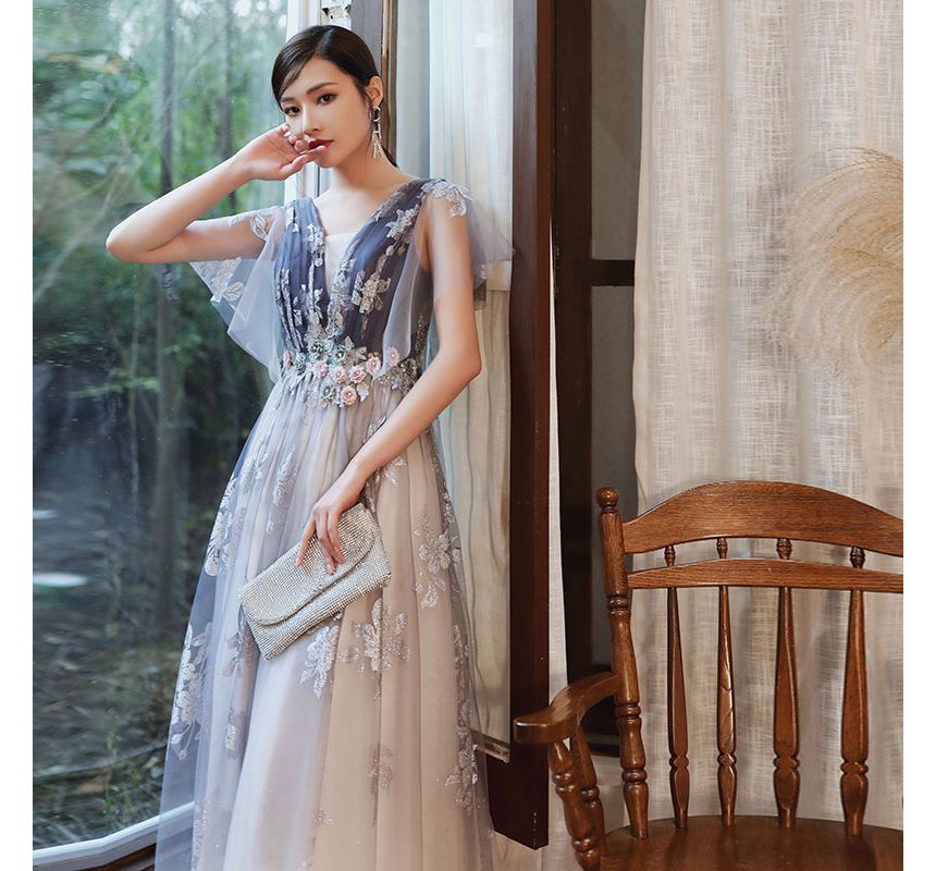 Sleeveless A-Line Gown Evening Mesh V-Neck