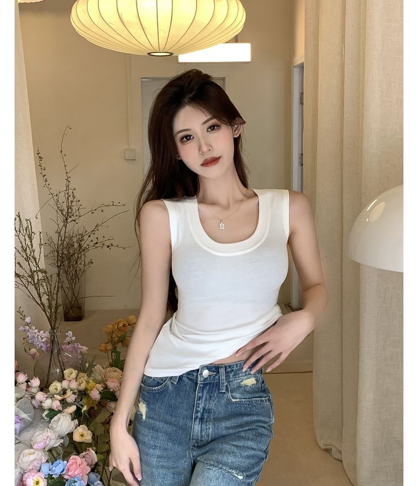 Top Scoop Tank Plain Neck