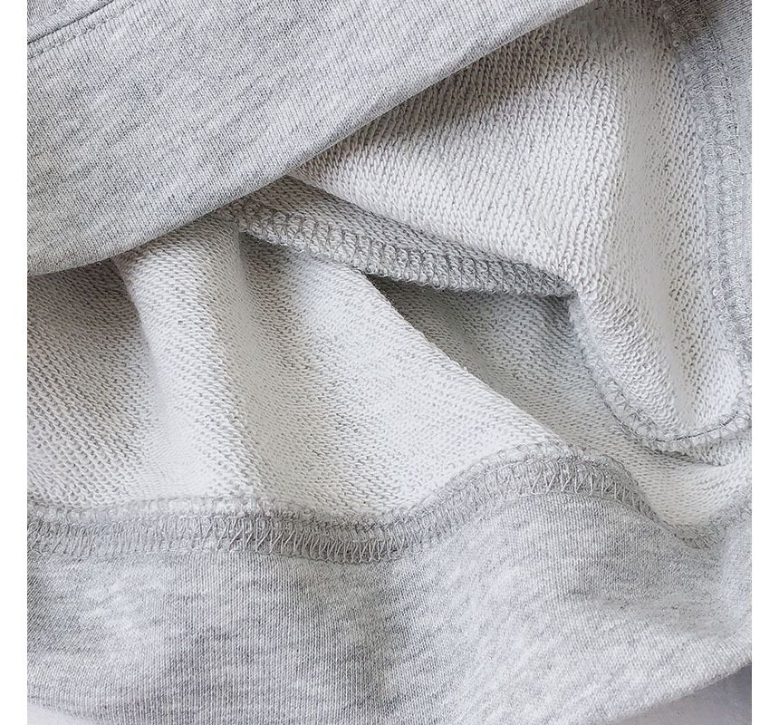 Plain Shorts Waist High Applique Label