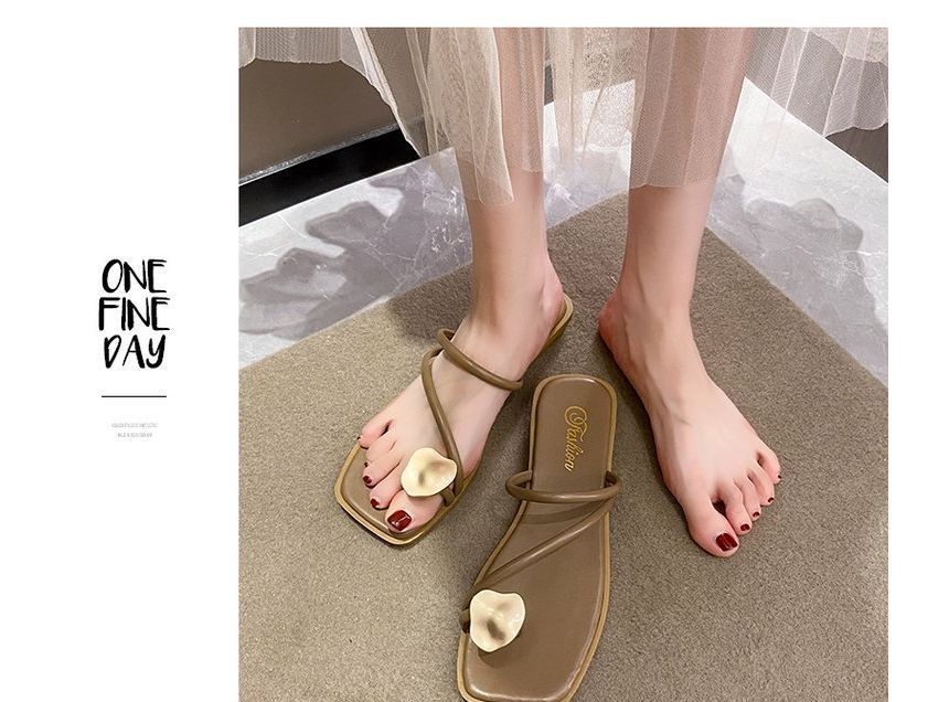 Loop Toe Slide Sandals