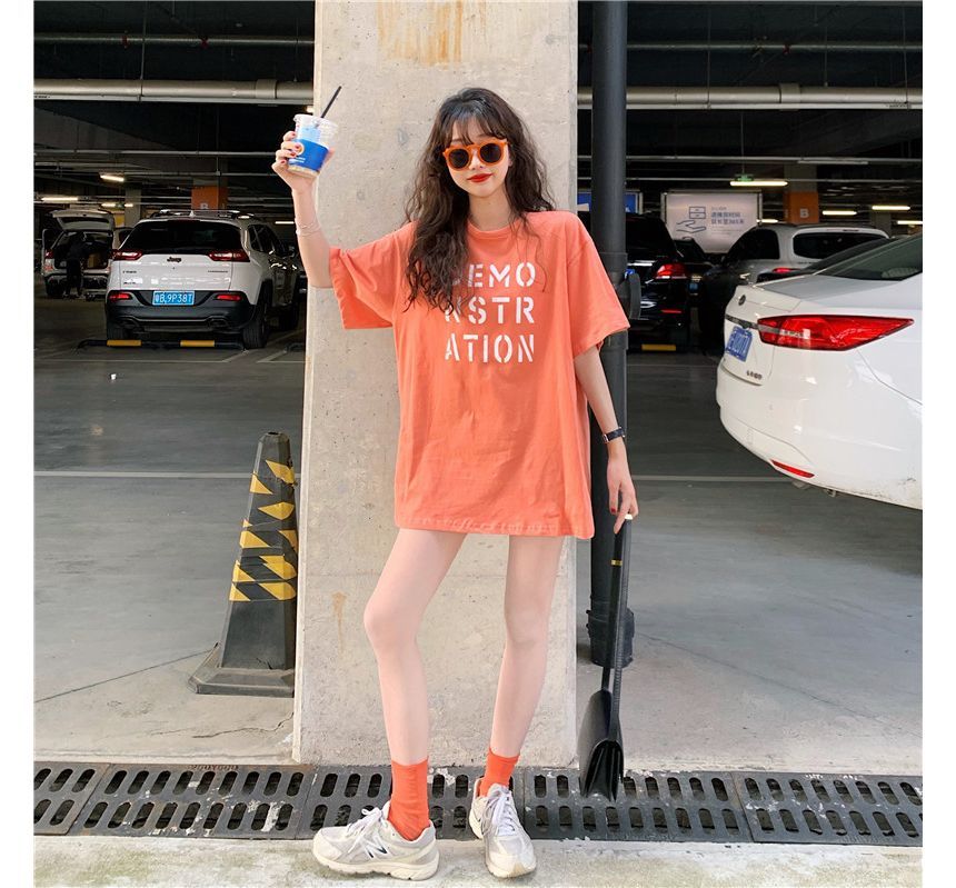 Short-Sleeve Round Neck Lettering Tee