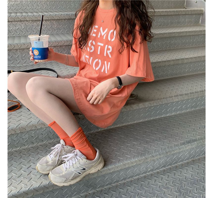 Short-Sleeve Round Neck Lettering Tee