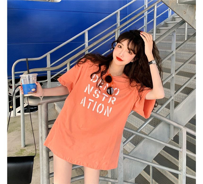 Short-Sleeve Round Neck Lettering Tee