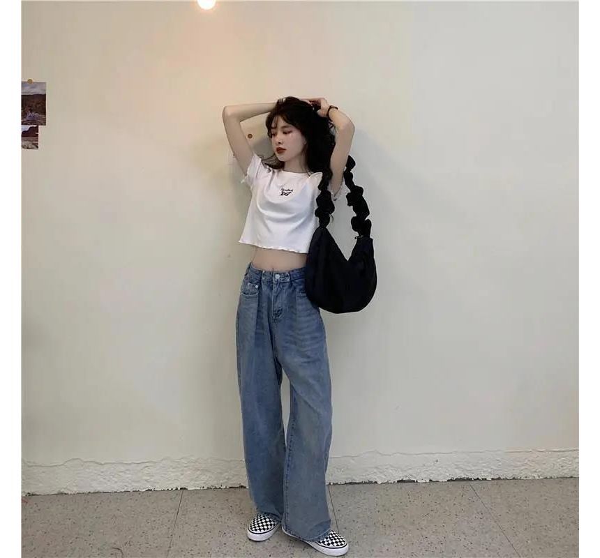 Lettuce Short-Sleeve Neck Crew T-Shirt Butterfly Embroidered Crop Edge