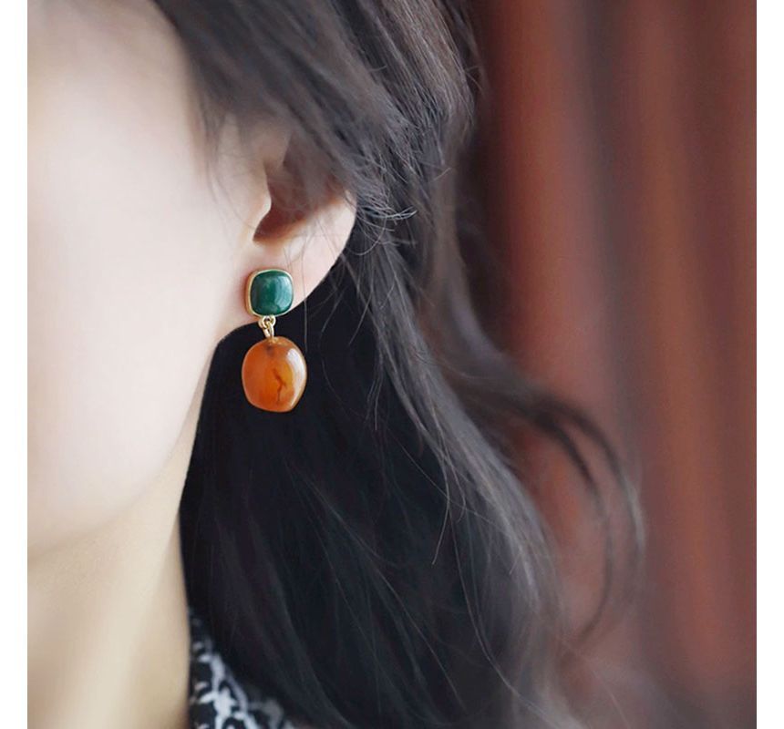 Earring Drop On Geometric Clip /