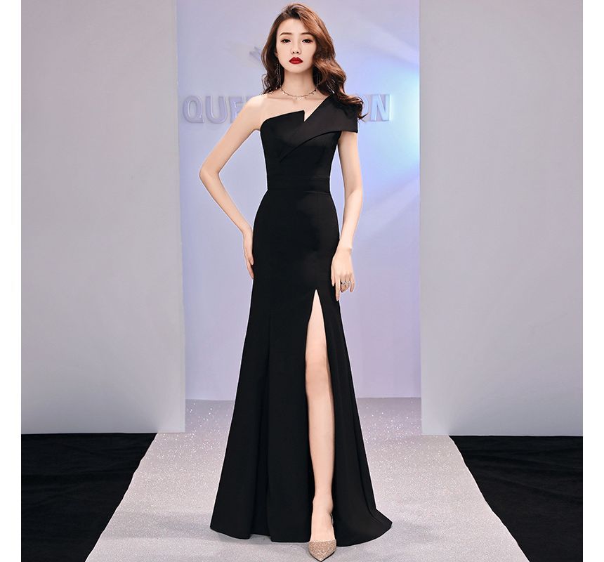 Slit One-Shoulder Evening Gown A-Line