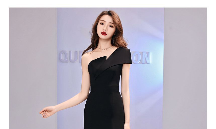 Slit One-Shoulder Evening Gown A-Line