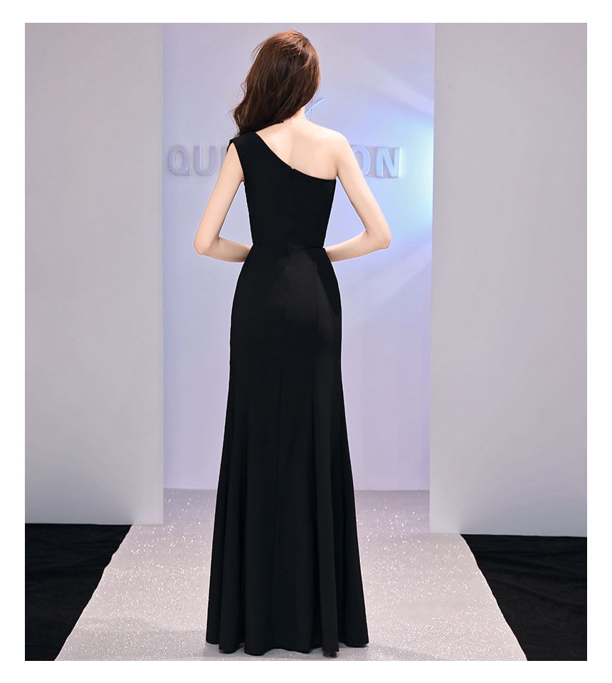 Slit One-Shoulder Evening Gown A-Line