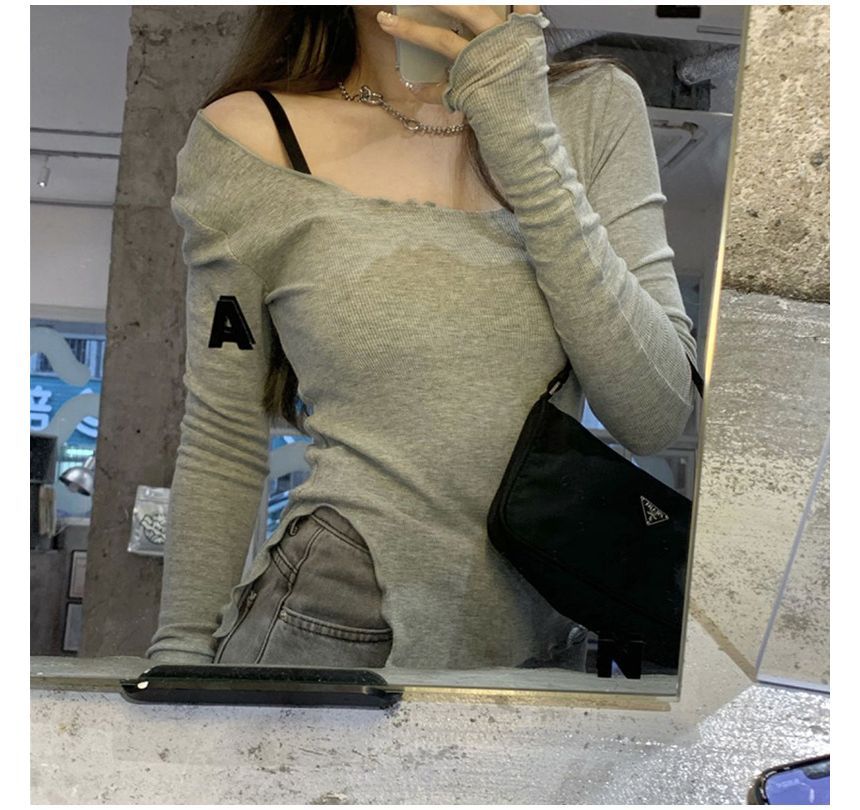 Lettuce Edge Scoop Long-Sleeve Neck Slit T-Shirt Plain