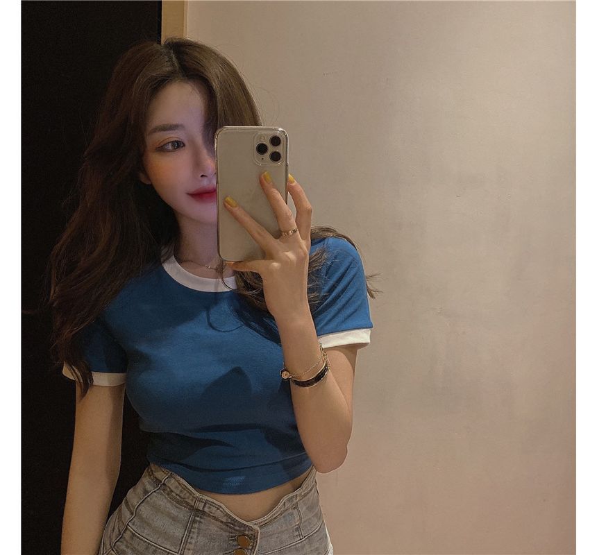 Trim Crew Plain Cropped Contrast Neck Tee Short-Sleeve