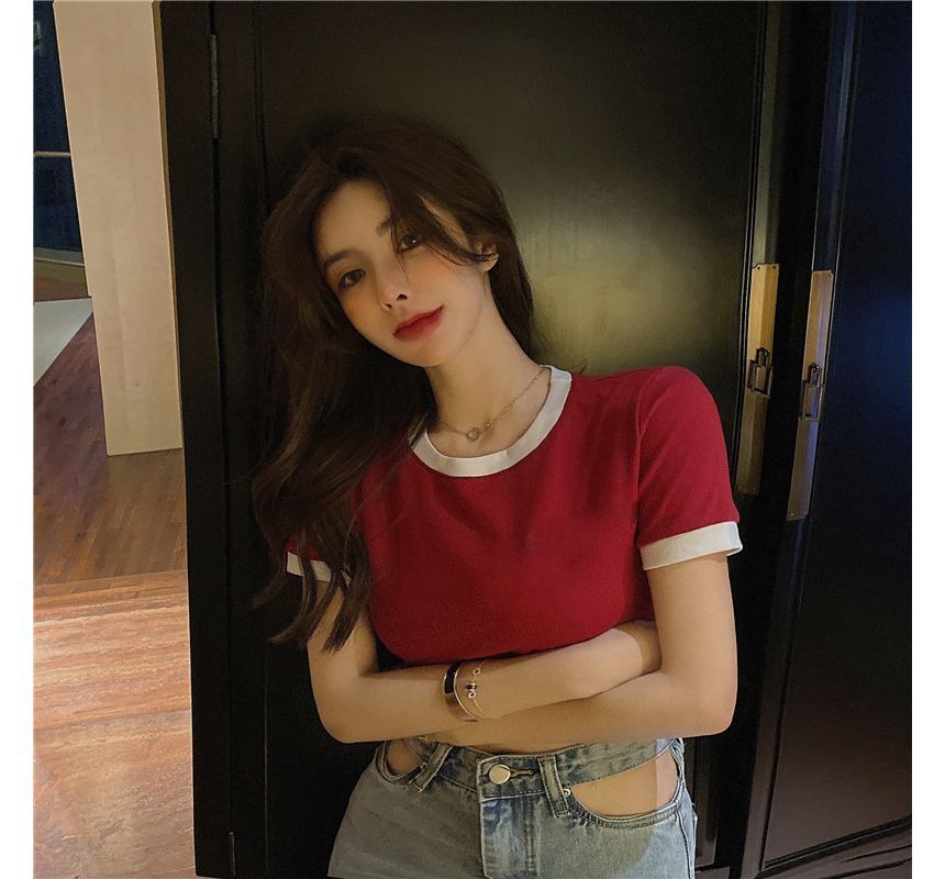 Trim Crew Plain Cropped Contrast Neck Tee Short-Sleeve