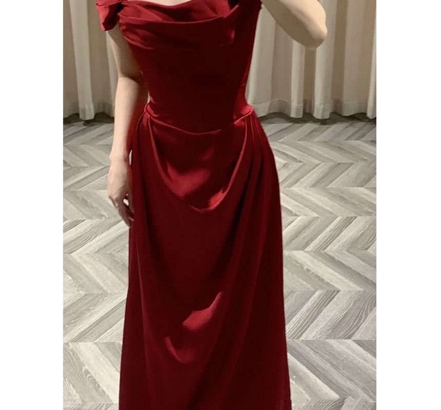 Satin A-Line Sleeveless Neck Plain Ruched Square Evening Gown