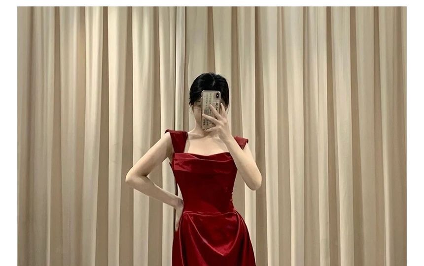 Satin A-Line Sleeveless Neck Plain Ruched Square Evening Gown