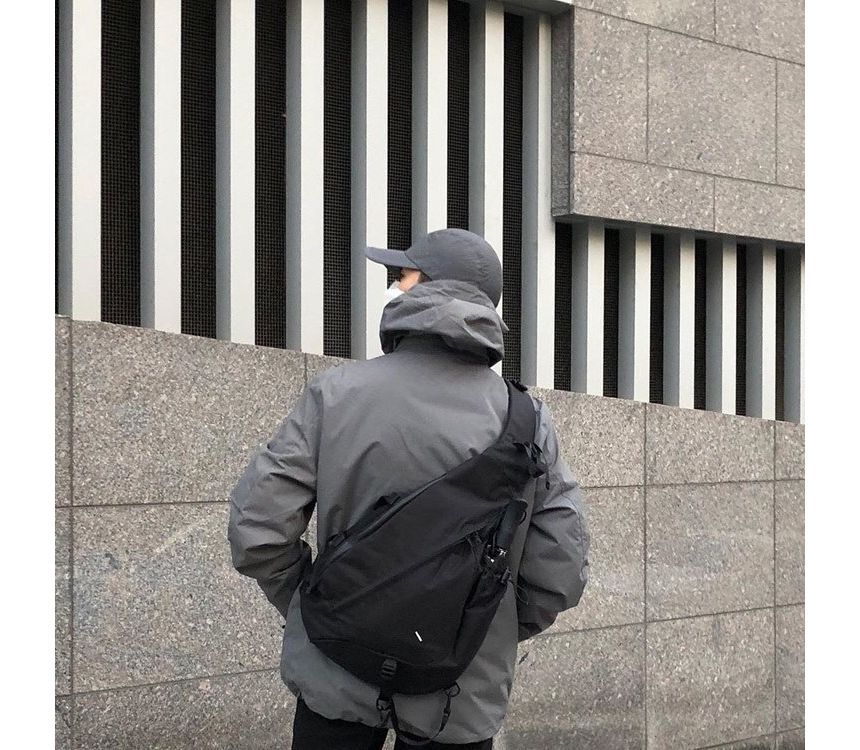 Multi-Pocket Bag Sling