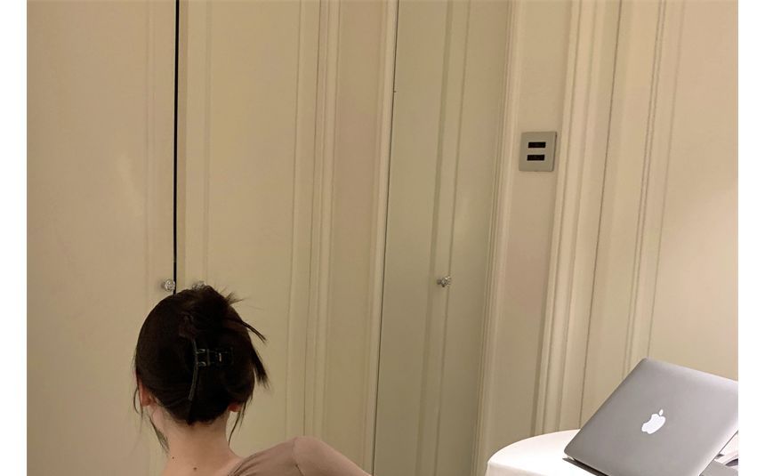 Long-Sleeve Mini Open Neck Sheath Crew Back Plain Dress